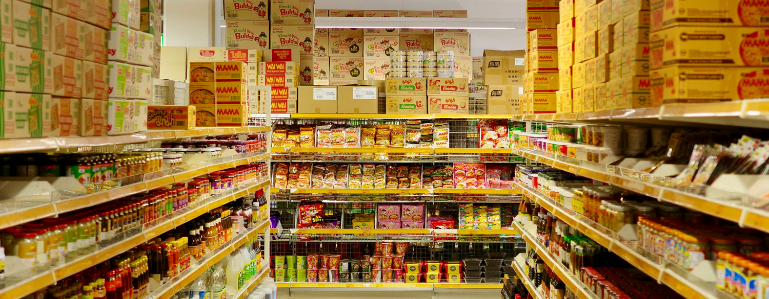 Abgepackte asiatische Lebensmittel wie Snacks, Getränke, Reis und Nudeln – HeyOishii Online-Shop